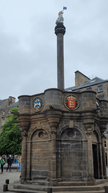 Diseño sin título – 2024-09-29T132930.777 (1) Qué ver en Edimburgo en un día