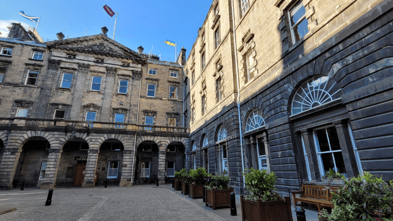 Diseño sin título – 2024-12-27T172925.508 (1) Edimburgo en 3 días